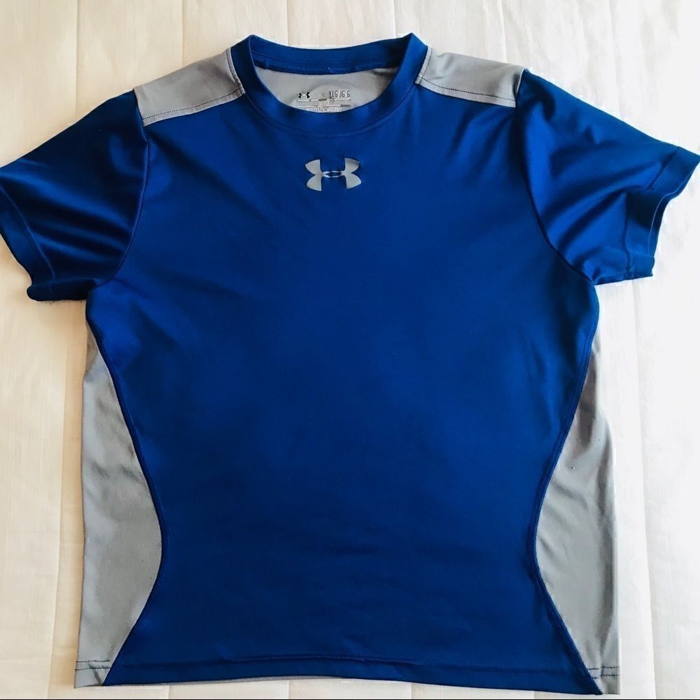 Under Armour boys athletic loose T-shirt size YLG